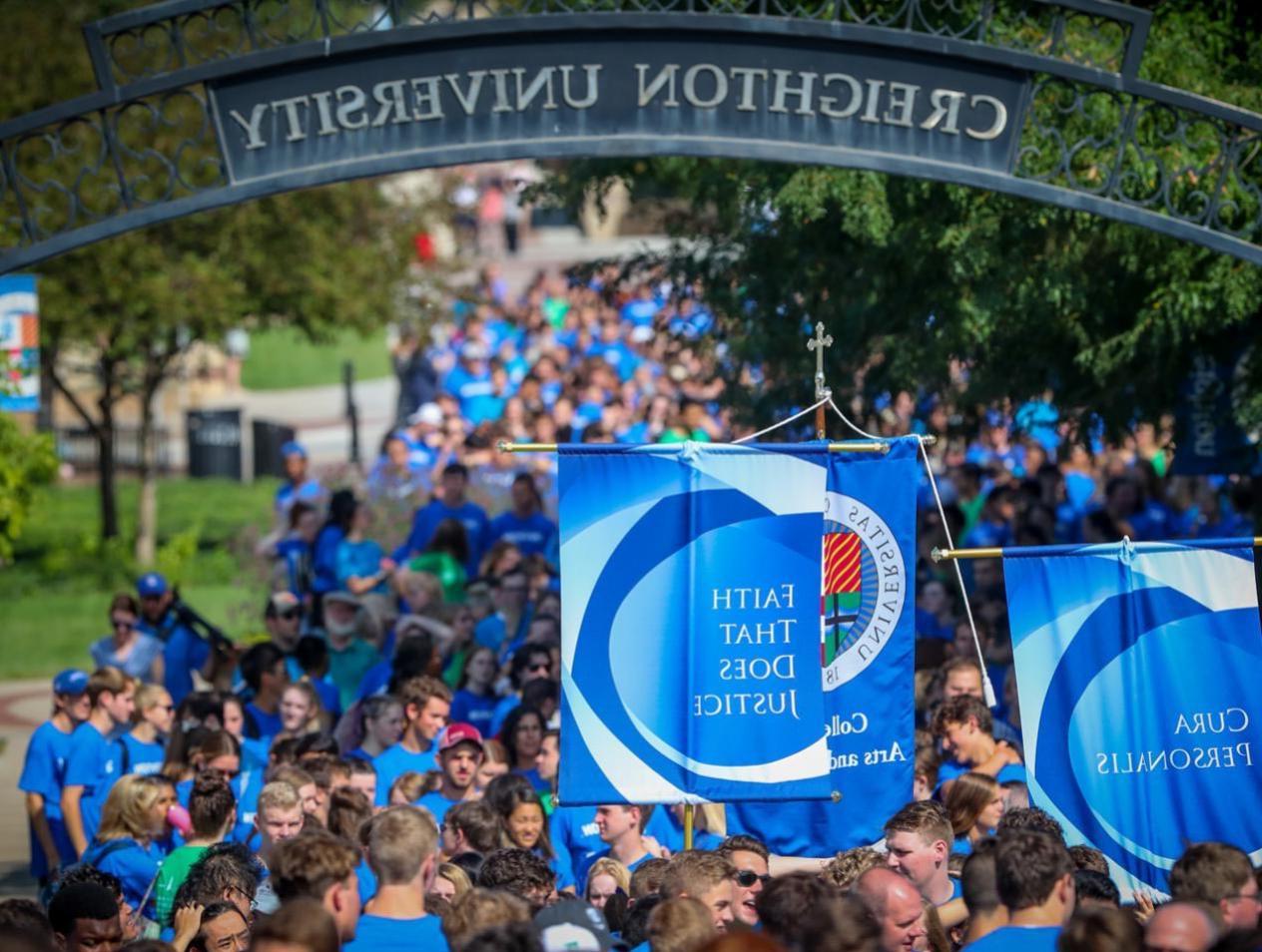 creighton-university-student-walk