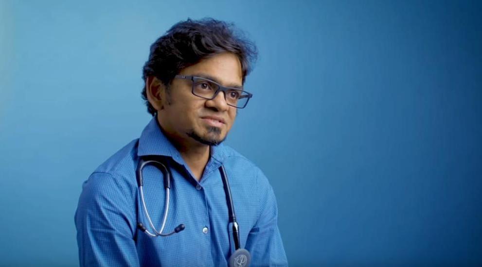 Dr. 乔Thirumalareddy